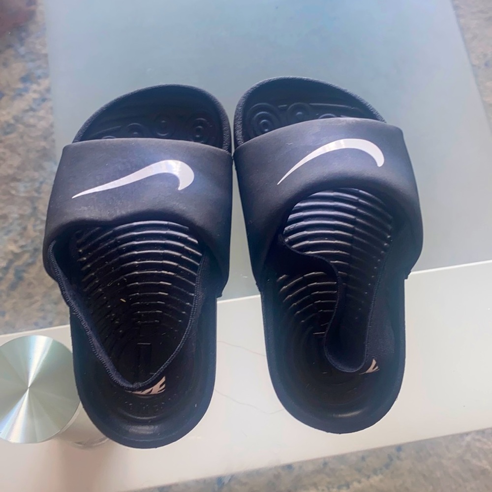 Nike slides